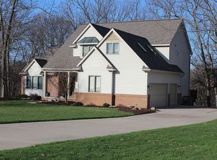 6600 E Ridge Ct, Brighton, MI 48116