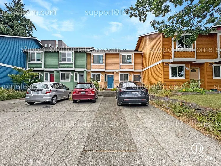 1916 E Fir St — Photo 2