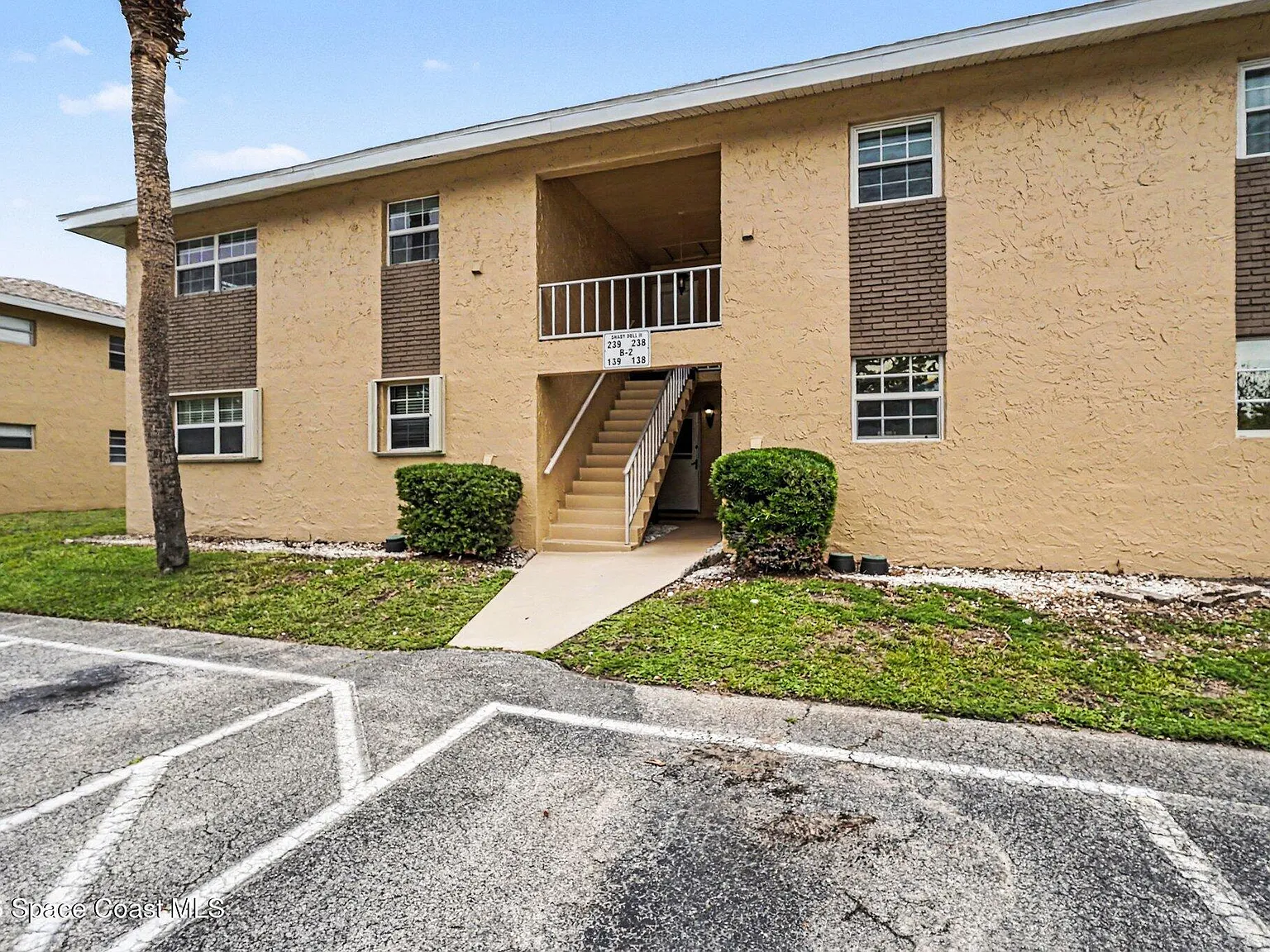 2 bed, 2.0 bath, 974 sqft, $1,500 — Photo 2