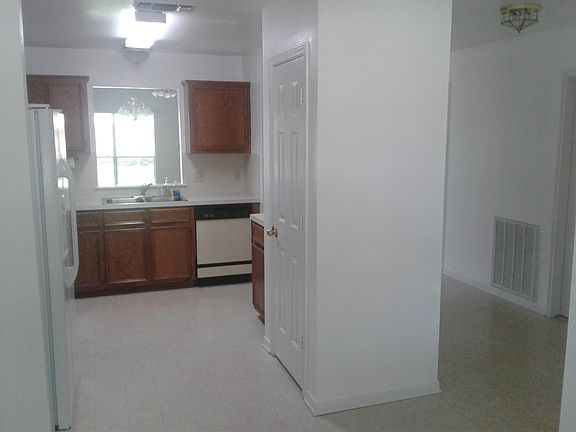 4th image of 212 Stone Gate Dr