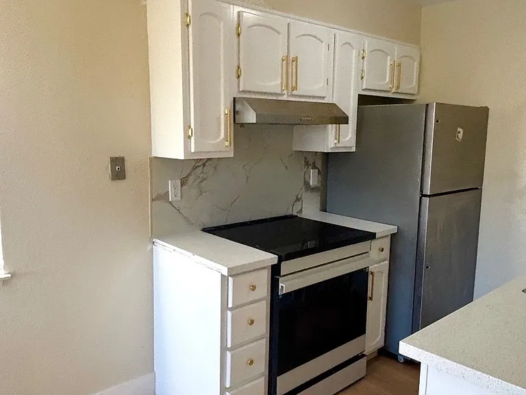 3 Lewis Ave #5 — Photo 6
