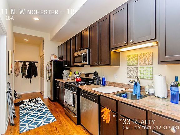 3rd image of 1711 N Winchester Ave APT 1R