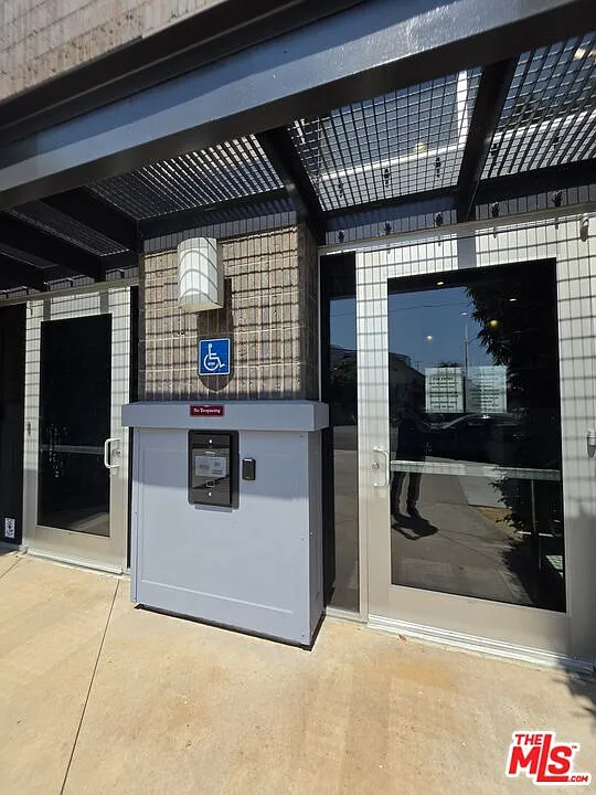 1 bed, 1.0 bath, 600 sqft, $2,700 — Photo 2