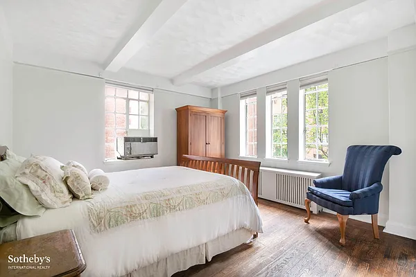 Sold by Sotheby's International Realty | media 2