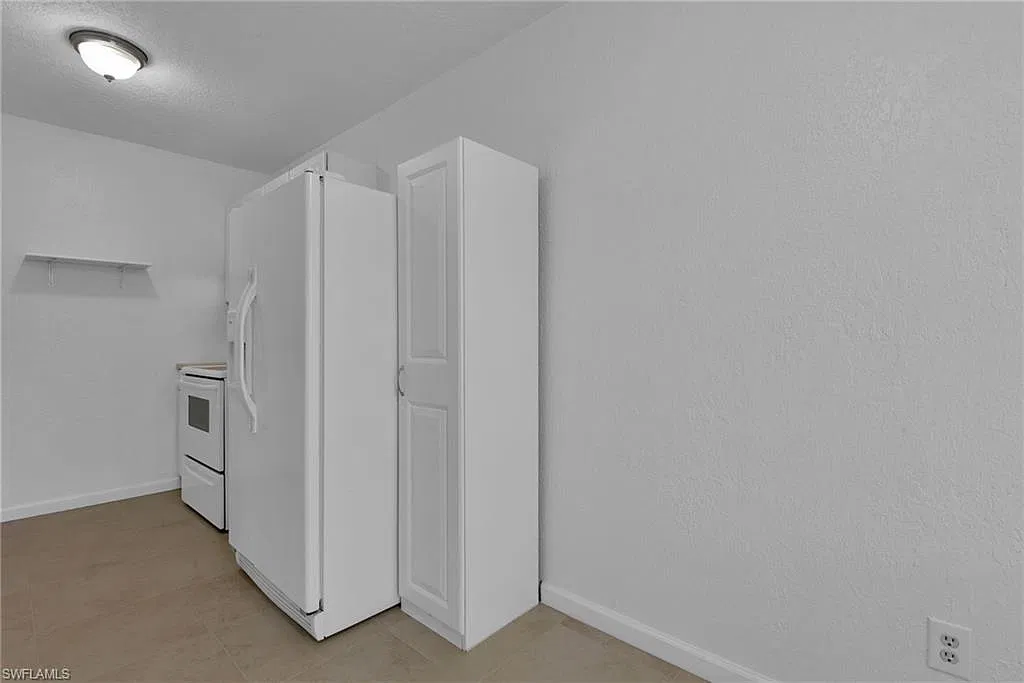 2 bed, 2.0 bath, 886 sqft, $1,575 — Photo 4