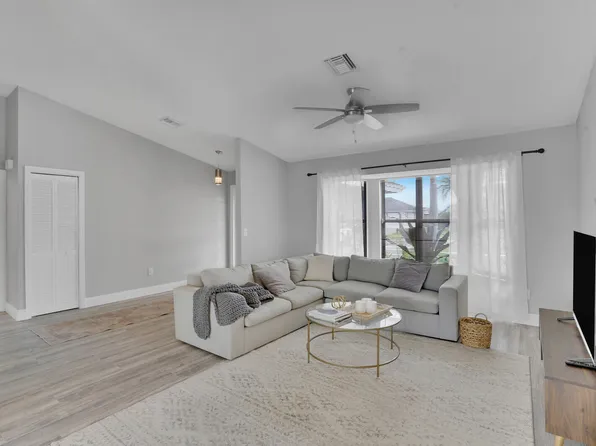 13834 Geranium Pl, Wellington, FL 33414