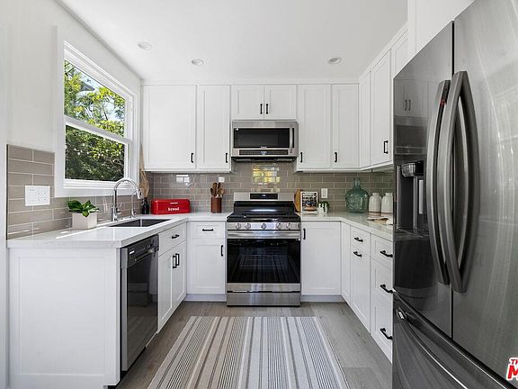 4th image of 660 E Westminster Ave #660