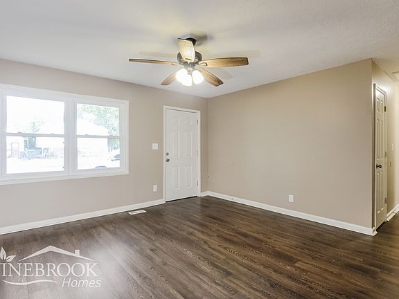 4th image of 7632 E 37th Pl