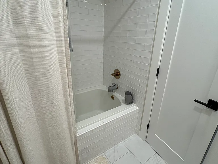 5769 S Geneva St — Photo 19