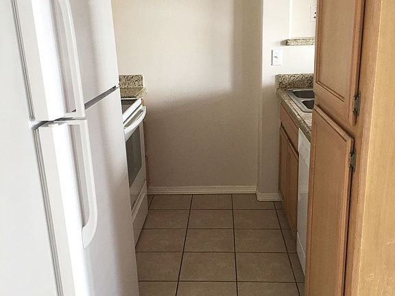 4th image of 211 Baltic Ave APT D