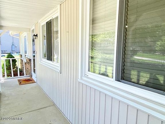 2nd image of 6085 Del Cano Dr SE