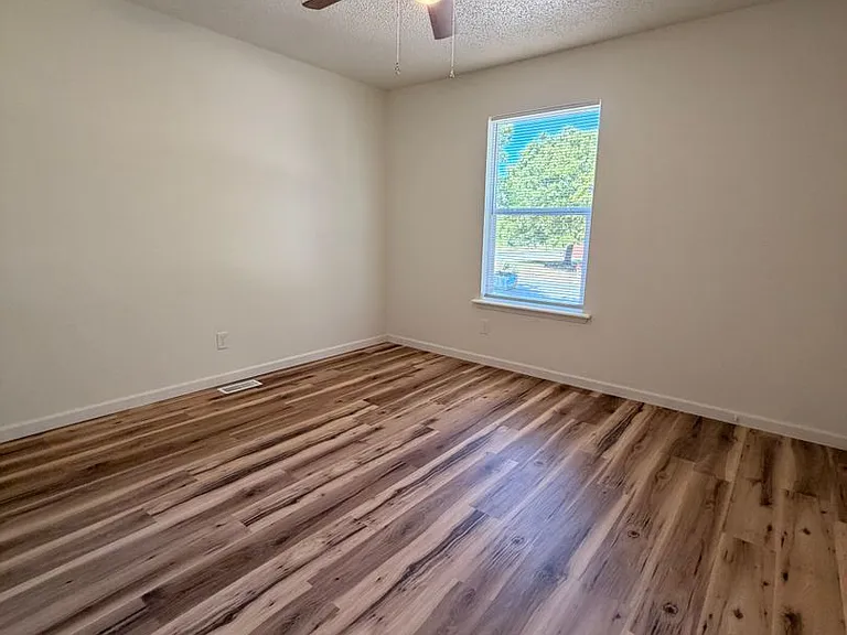 500-532 N Betty Jo Dr — Photo 18