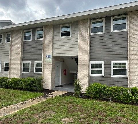 2nd image of 828 Sky Lake Cir APT B