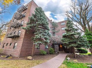 410 Park Pl APT 4E, Fort Lee, NJ 07024