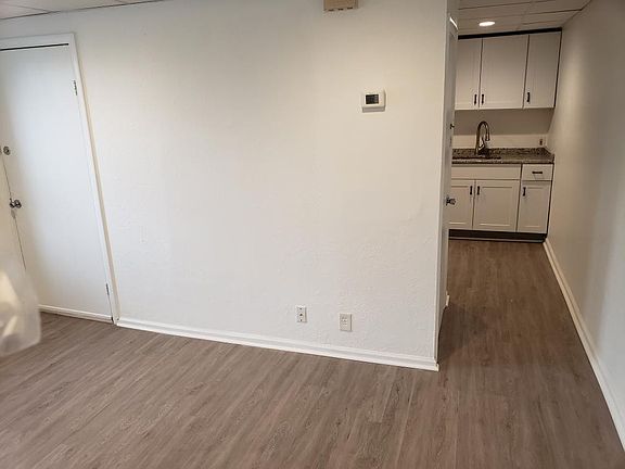 3rd image of 526 S Harrison St APT B