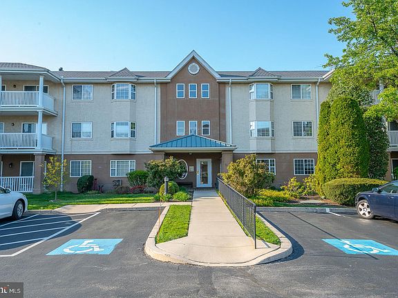 3rd image of 515 Paoli Pointe Dr #515M