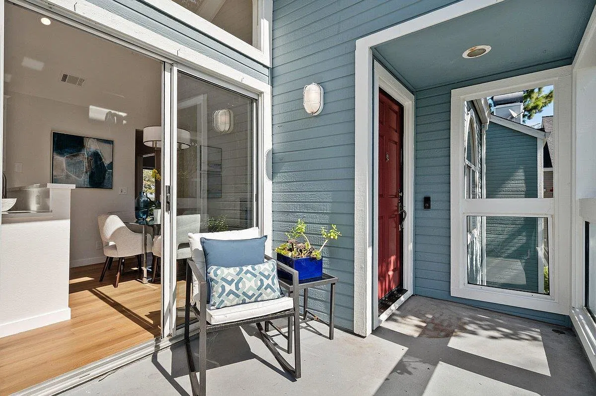 2 bed, 850 sqft, $4,350 — Photo 3