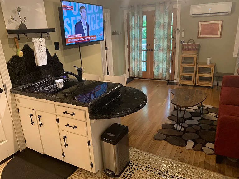 1313 Marion St NE — Photo 10