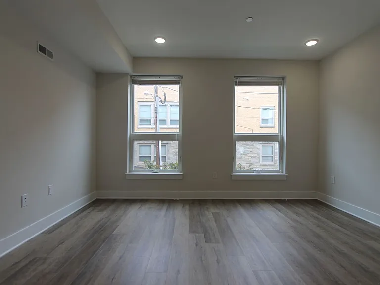 East Main Manayunk Apartments — Photo 64