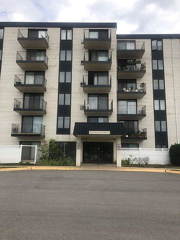 1st image of 9731 Fox Glen Dr #6E