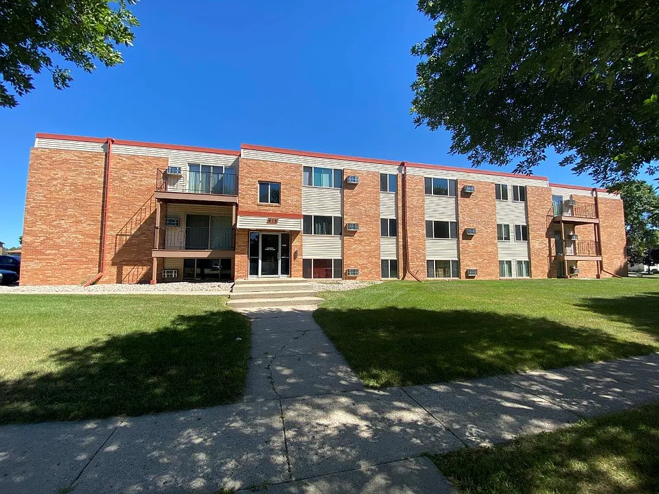 Karolyn Apartments