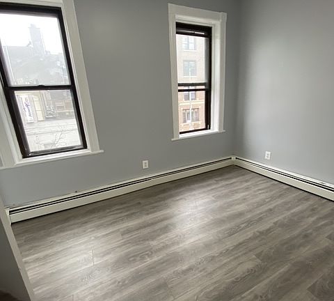 4th image of 266 14th St #2