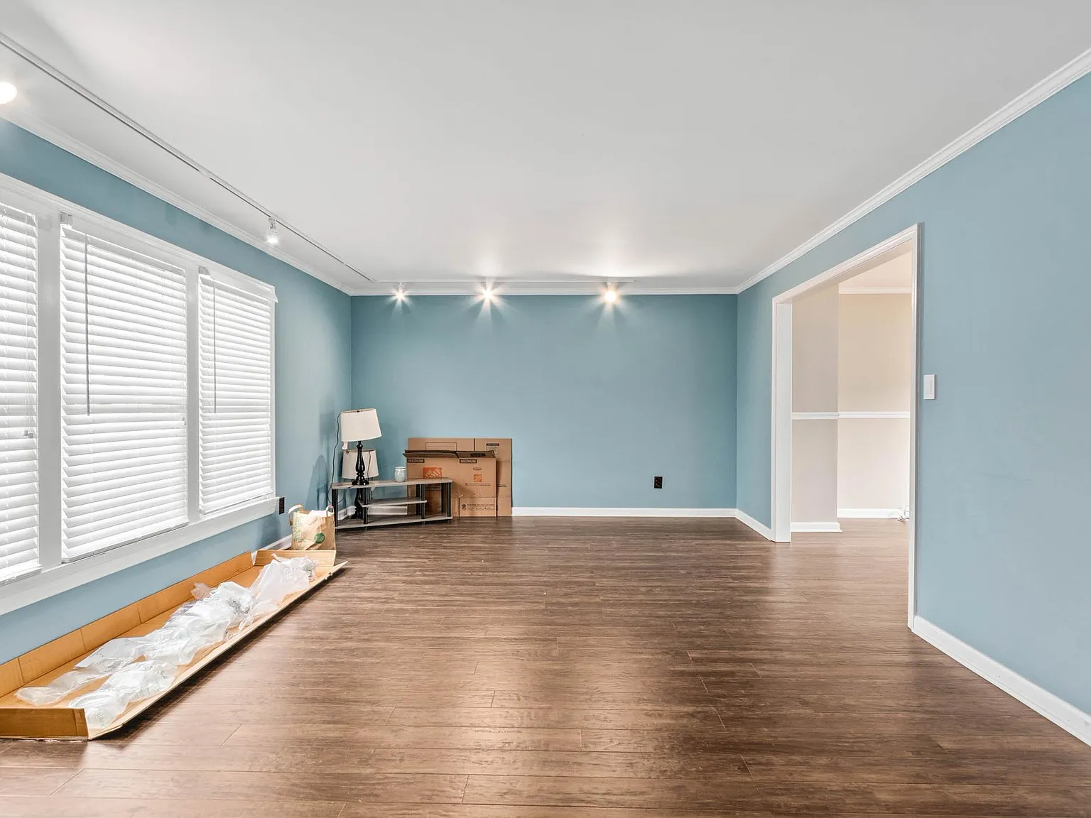 4 bed, 2.5 bath, 2272 sqft, $3,600 — Photo 4