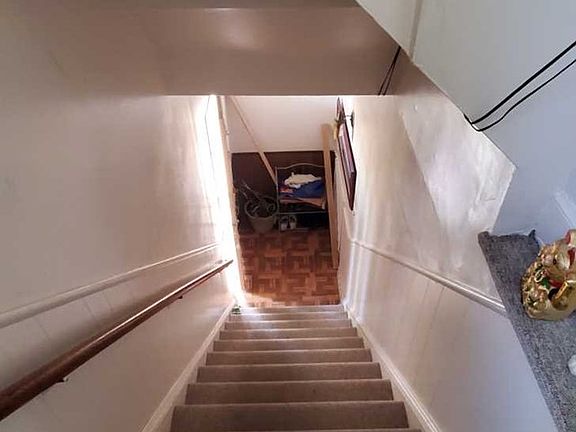 4th image of 100 Irvington St