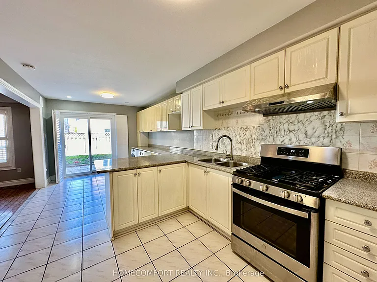 29 Sophia Rd #MAIN FL — Photo 10