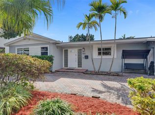 1052 NE 179th Ter, North Miami Beach, FL 33162