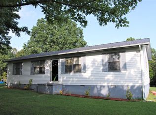 17 Ormsby Ln, Pikeville, TN 37367