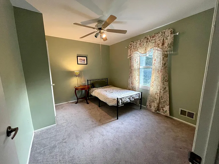 16 Jenny Ln — Photo 23