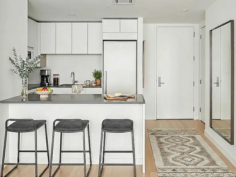 70 W 37th St #2011 — Photo 2