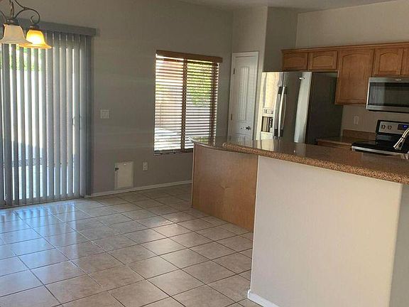 4th image of 2606 E Chester Dr