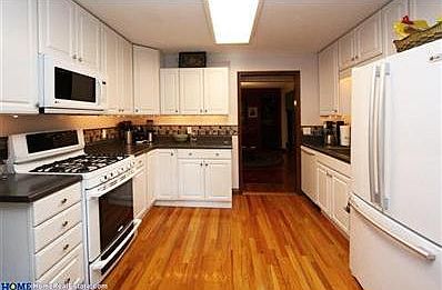 2nd image of 8110 Lamplighter Cir