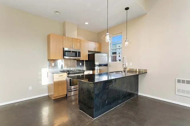 2 bed, 1090 sqft, $2,895 — Photo 4