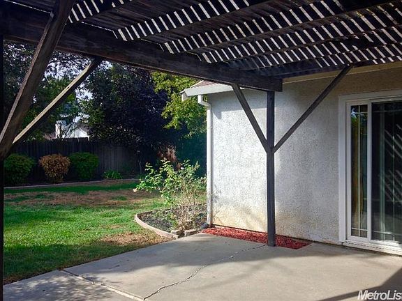 4th image of 610 Tafoya Dr