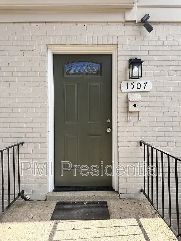 Building Photo - 1507 Foster Rd