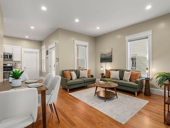 5th image of 19 Pinckney St #1