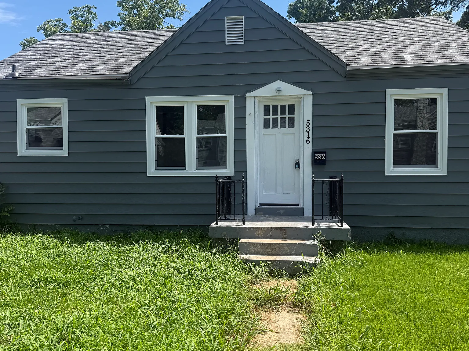 2 bed, 792 sqft, $1,200 — Photo 1