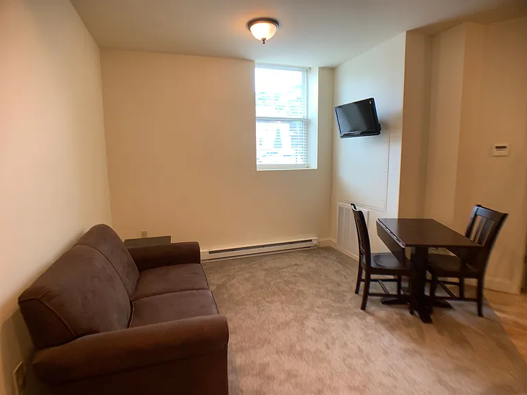 1740 Chestnut St — Photo 14