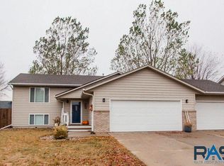 5909 S Aaron Ave, Sioux Falls, SD 57106