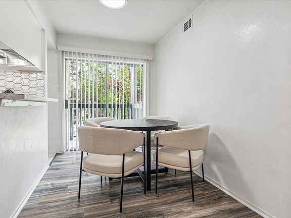 3rd image of 8211 Kingsbrook Rd APT 205