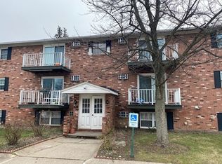 115 Fox Hill Lane, Elyria, OH 44035