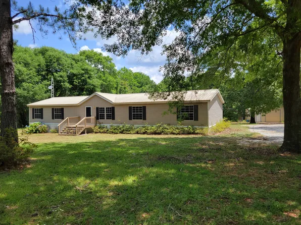 14 River Bluff Hts, Fort Gaines, GA 39851