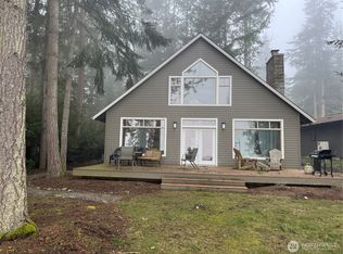 1685 SE Camano Dr, Camano Island, WA 98282