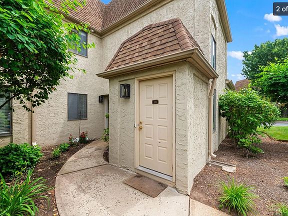 2nd image of 28 Carriage Pl