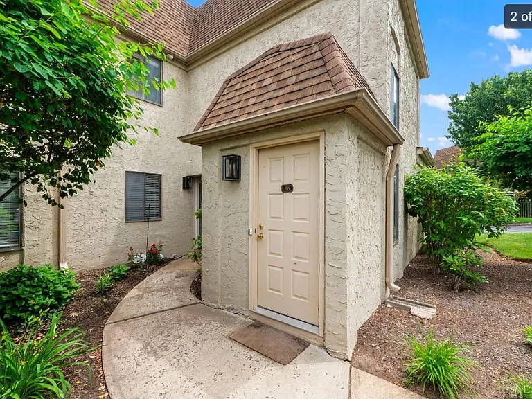 28 Carriage Pl — Photo 2