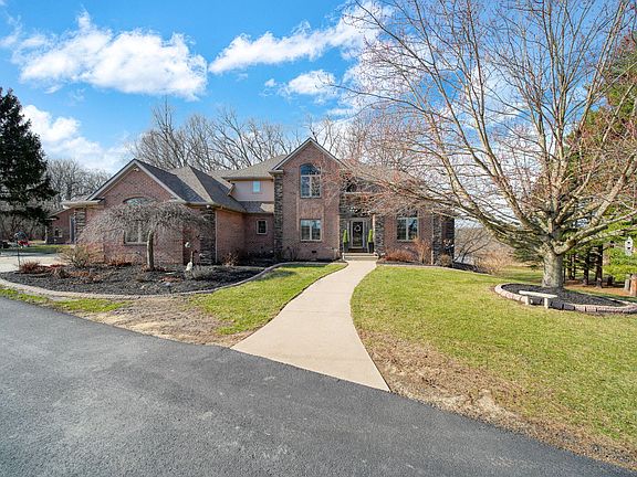 2nd image of 1725 Hemlock Rd