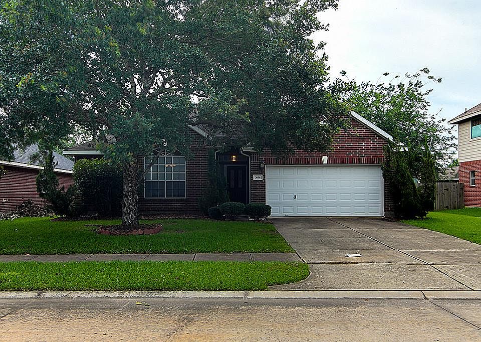 1st image of 3606 Walden Dr